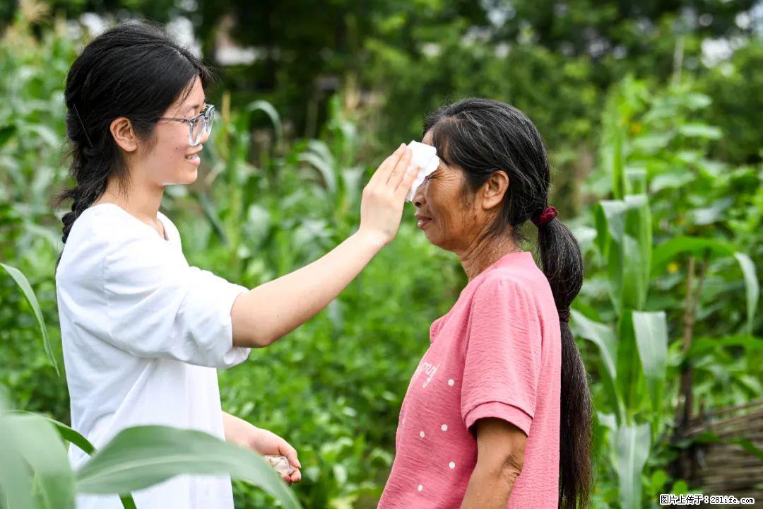 全网追的“扁担女孩”,找了一份暑假工,时薪12元 - 临夏生活资讯 - 临夏28生活网 linxia.28life.com